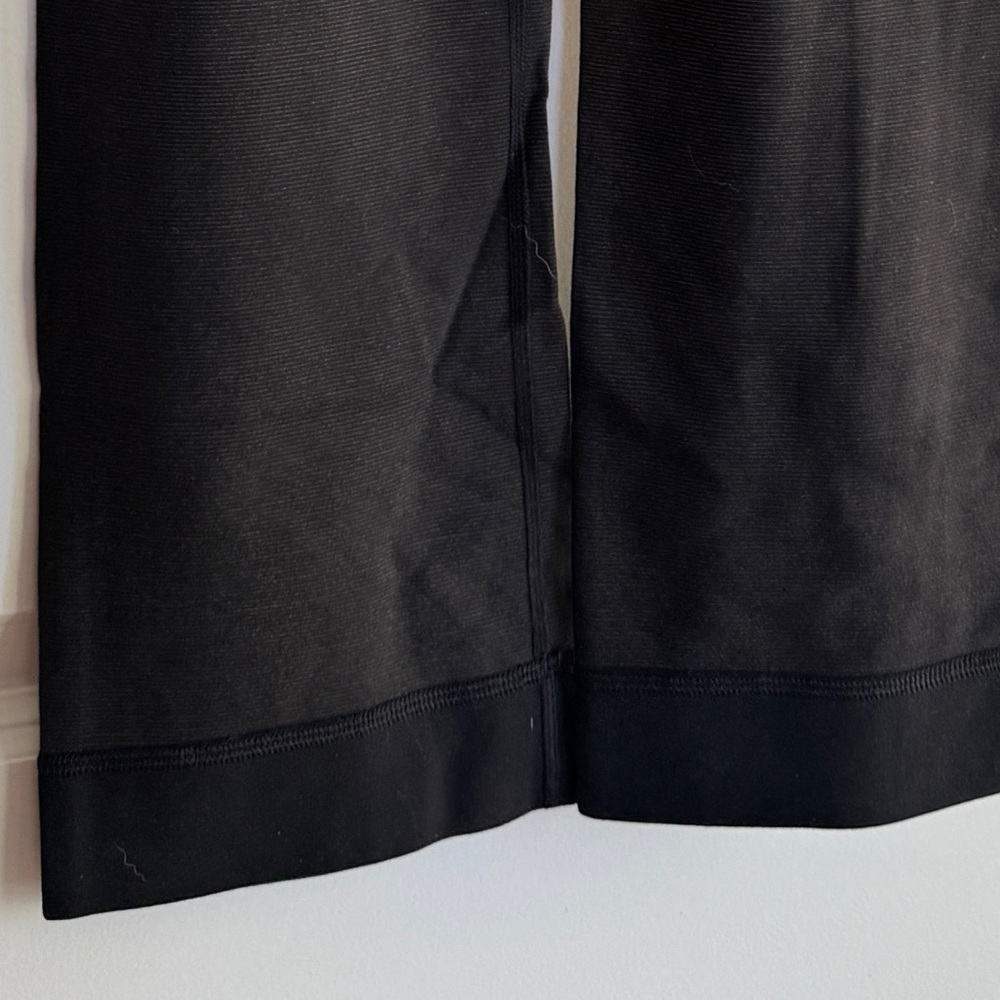 Reversible Solid Black / Subtle Gold Ministripe L… - image 4